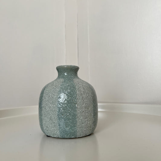 Mini vase en terre cuite